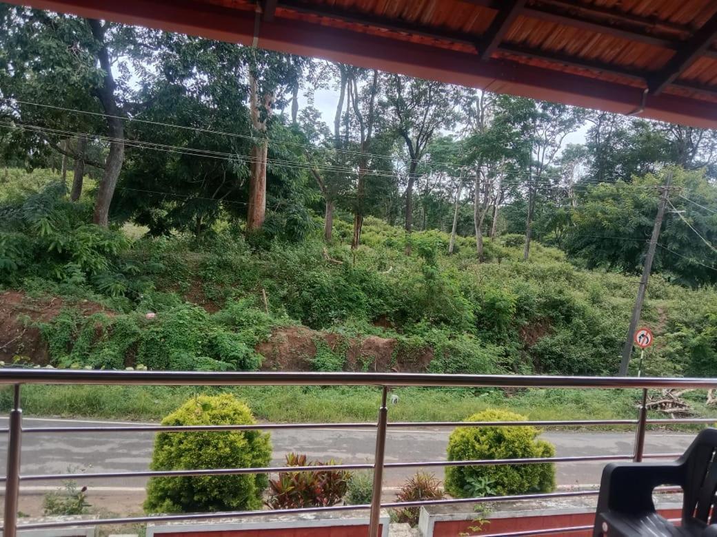 Villa Elephant Path Coorg 3Bhk à Suntikoppa Extérieur photo